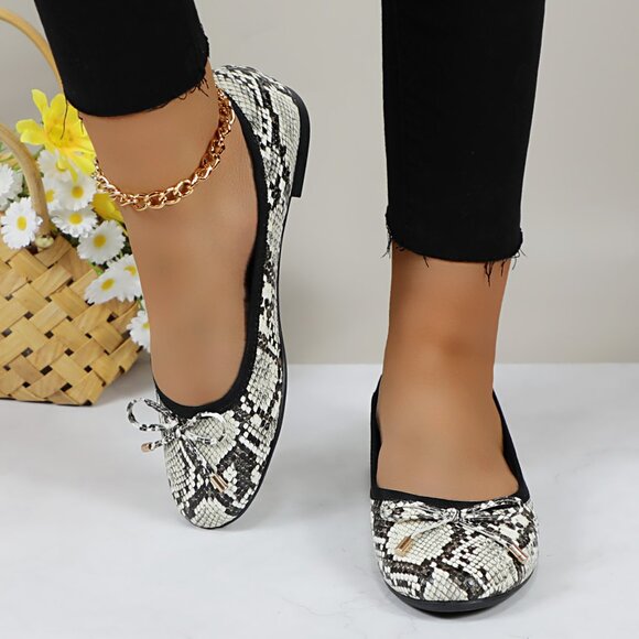 Women's Cushioned Insole Classic Bow Tie Ballerina Flat - Picture 3 of 10